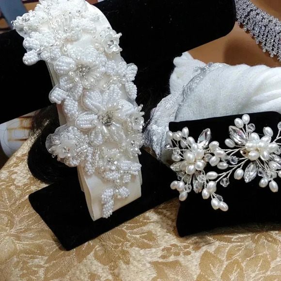 7pc. Unique One-Of-A-Kind Flower Tiara Bridal Set - Picture 7 of 13